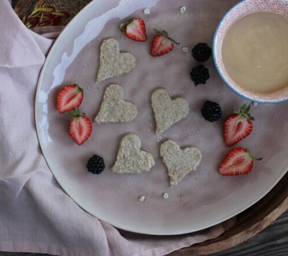 Fruity semolina slices